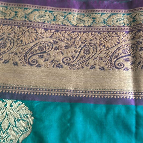 Green and purple saree - Picture 3 of 13